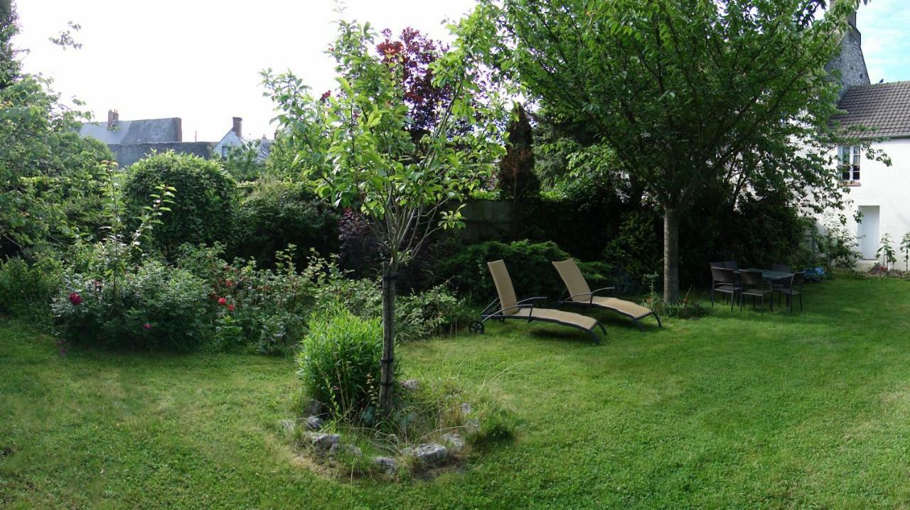 Le Clos Tilia Bed & Breakfast Cléry-Saint-André Екстериор снимка