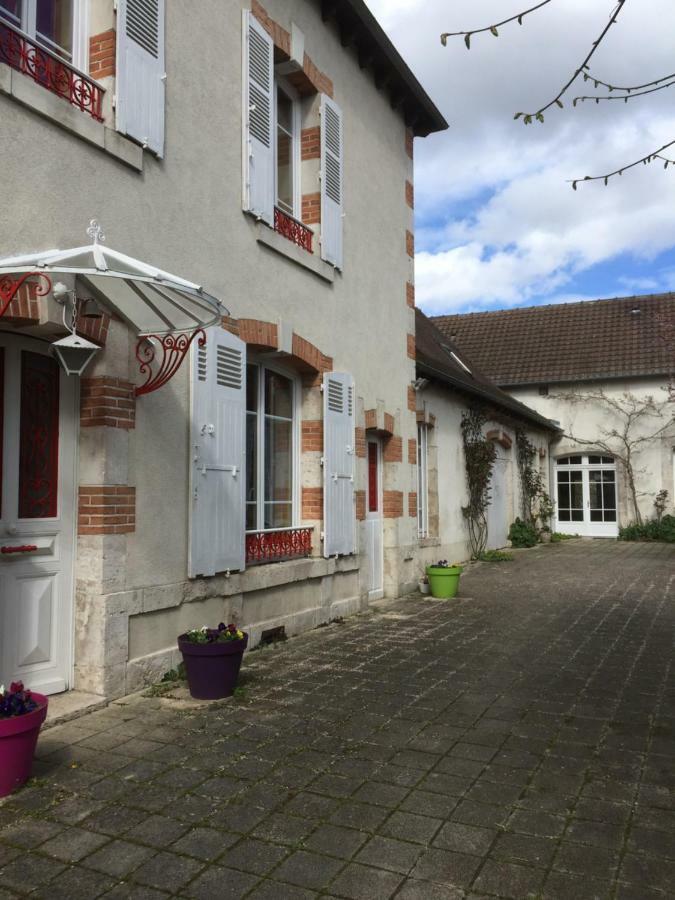 Le Clos Tilia Bed & Breakfast Cléry-Saint-André Екстериор снимка